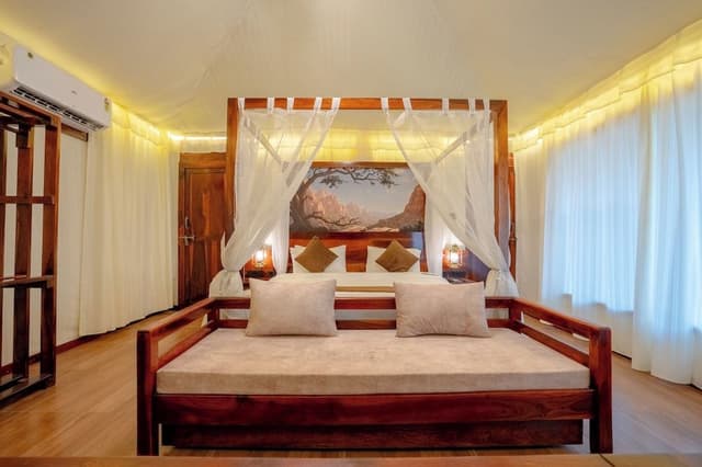 Grand Room, 2 Bedrooms