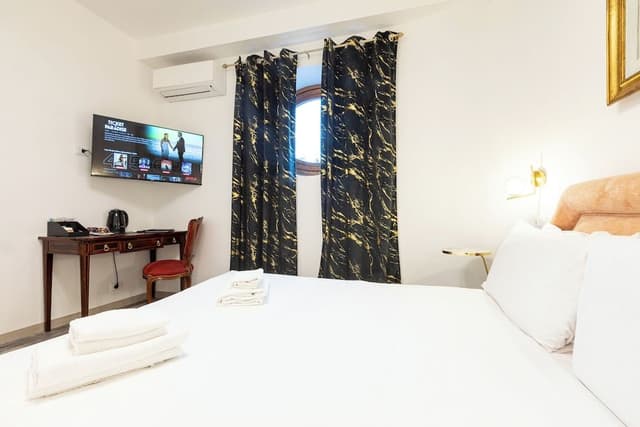 Economy Room