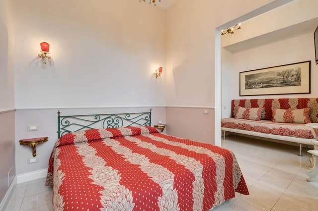 Deluxe Double Room (Amelie)