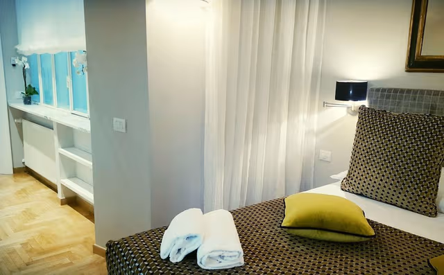 Single Room (Pincio)
