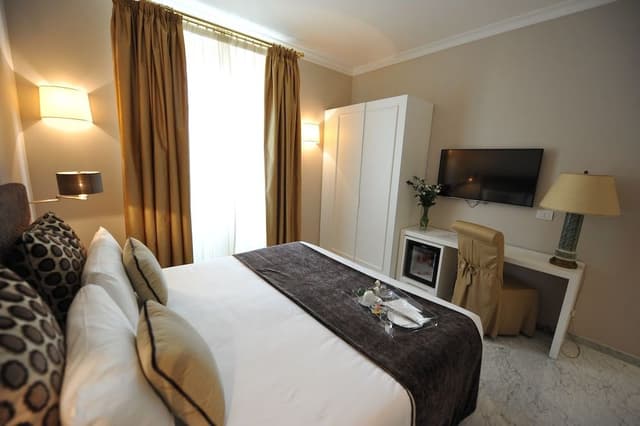 Standard Double Room, 1 Queen Bed (Piazza di Spagna)