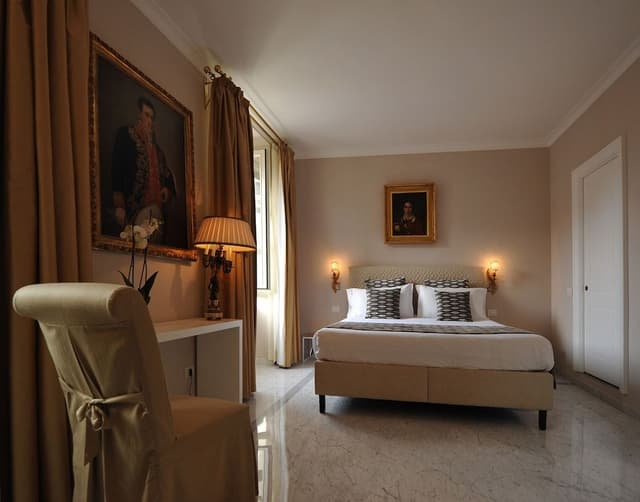 Deluxe Double Room (Via Condotti)