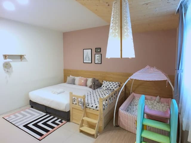 Family Triple Room, 1 King Bed