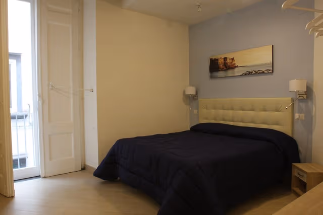 City Triple Room, Balcony