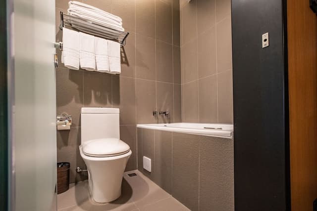 Quadruple Room, 2 Double Beds, No Windows