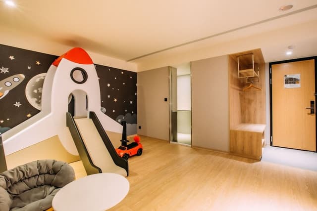 Superior Quadruple Room, 2 Double Beds, Bathtub