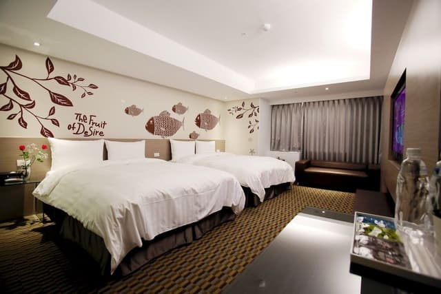 Quadruple Room (Random Design)