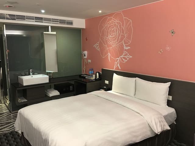 Star-view Room (Random Design)