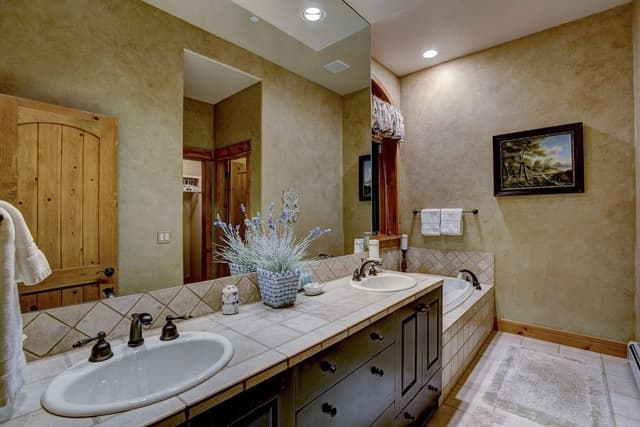 Luxury House, Multiple Bedrooms, Resort View, Slope side