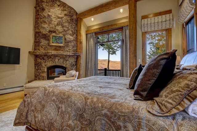 Luxury House, Multiple Bedrooms, Resort View, Slope side