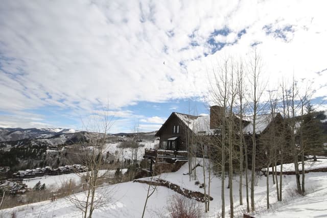 Luxury House, Multiple Bedrooms, Resort View, Slope side