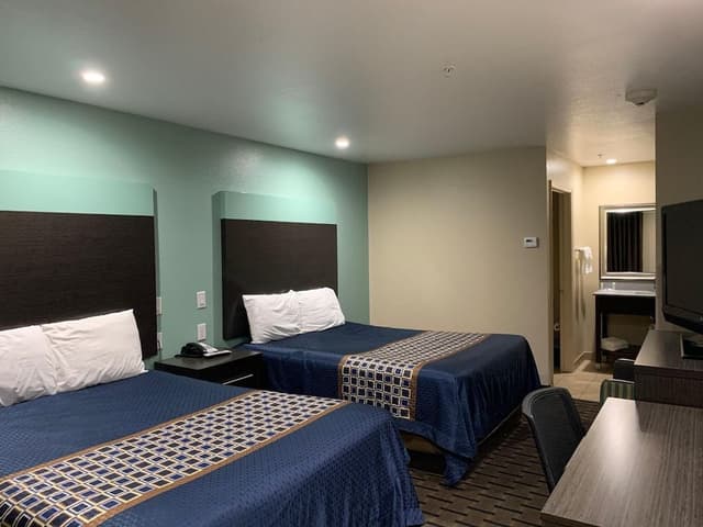 Double Room, Smoking