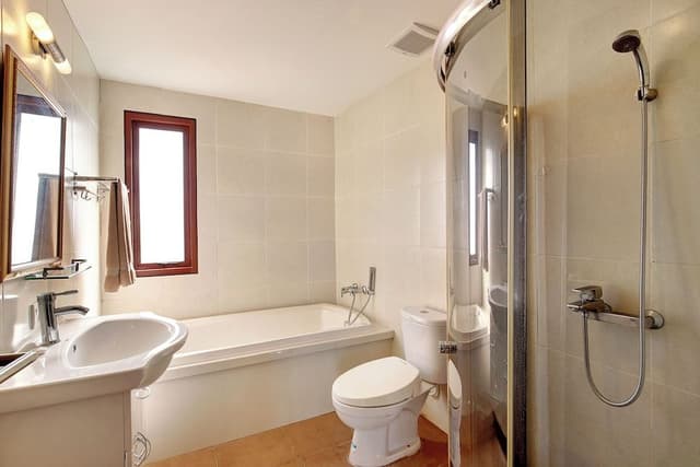 Rooftop Executive Suite With Jetted Tub