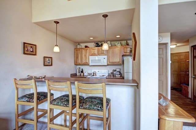 Condo, 2 Bedrooms