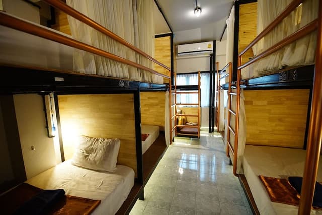 10 Bunk Bed Mix Dorm