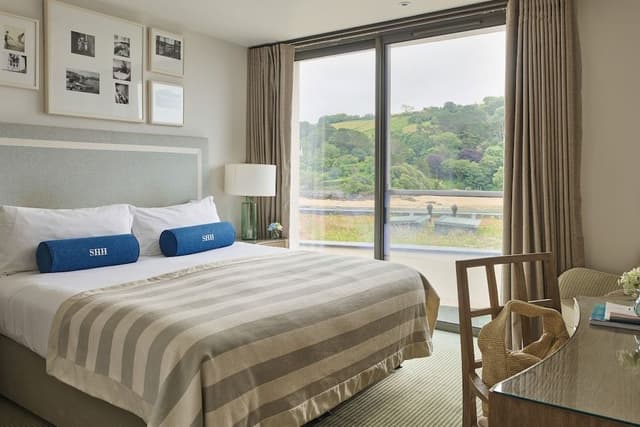 Double Room, Balcony (Estuary Glimpse, Juliette)
