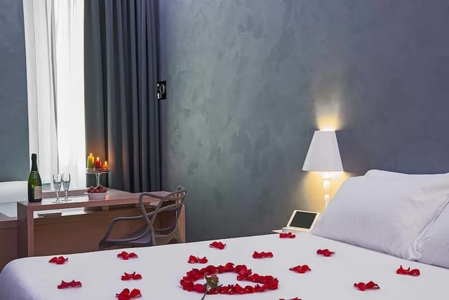 Suite, Jetted Tub