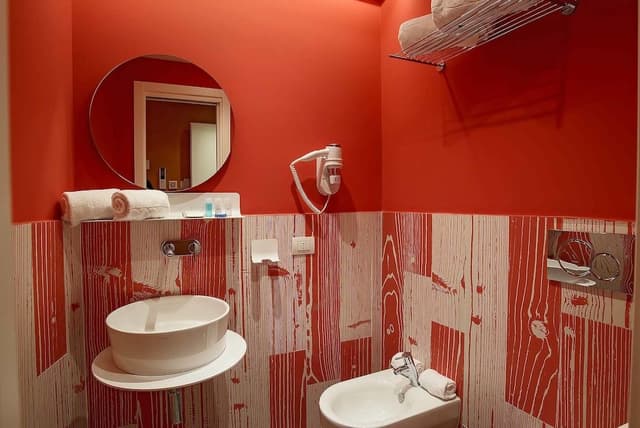 Suite, Jetted Tub