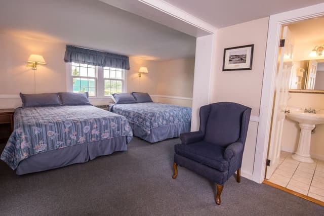 Standard Room, 1 Queen Bed and 1 Double Bed, Non Smoking
