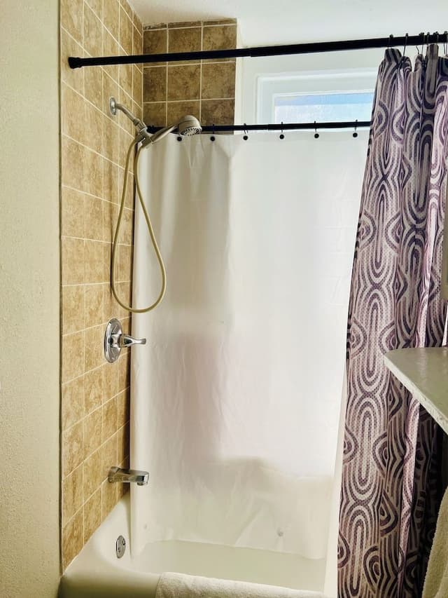 Standard Room, 1 Queen Bed, Private Bathroom
