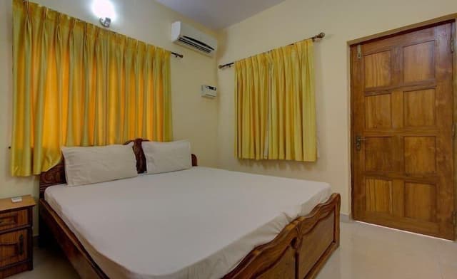 Luxury Apartment, 1 King Bed, Smoking