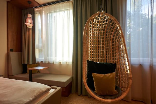 Roomy Cocoon