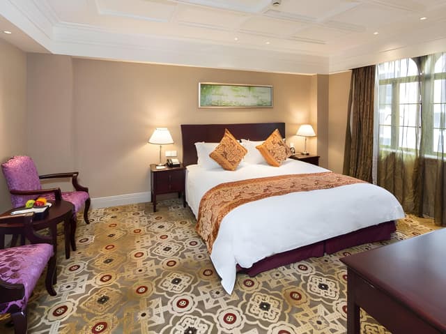 Superior King Room