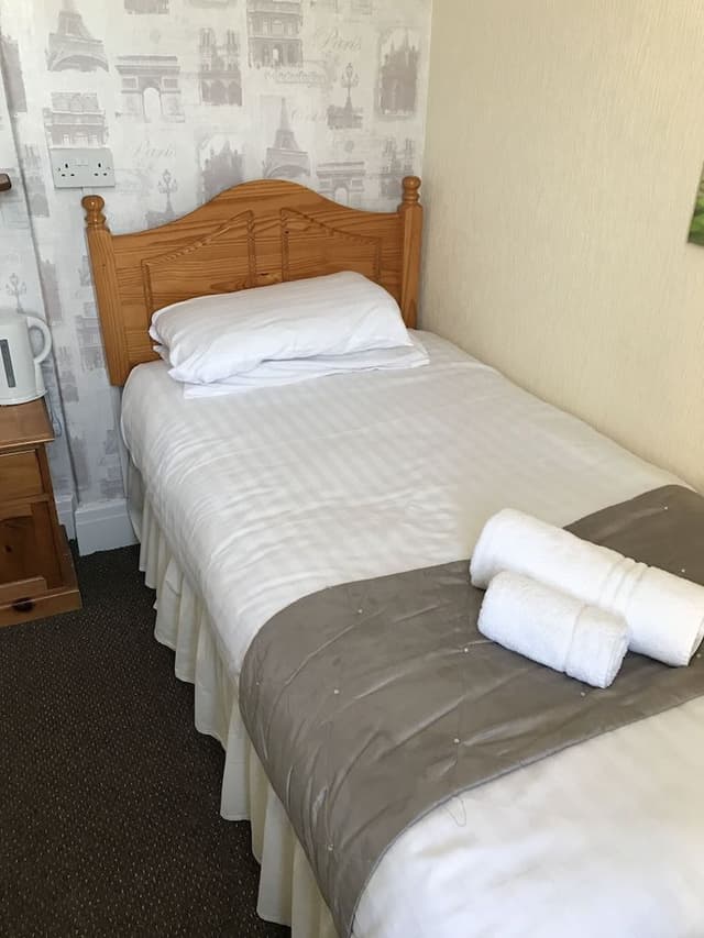 Single Room, Sea View