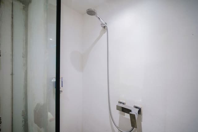 Damien Hirst Suite