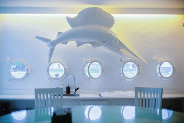 Damien Hirst Suite
