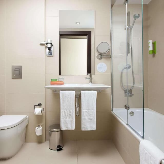 Family Connecting Room (3 Adults + 1 Child)