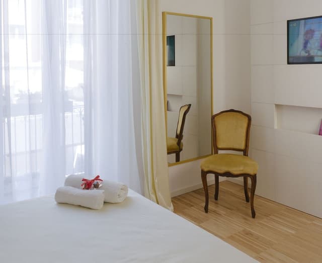 Standard Room, 1 Queen Bed