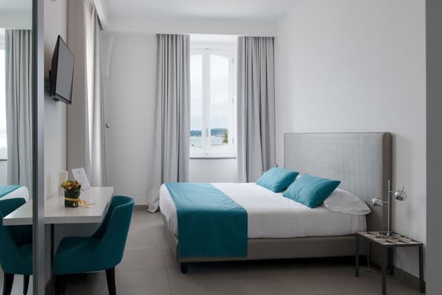 Deluxe Double or Twin Room, Sea View