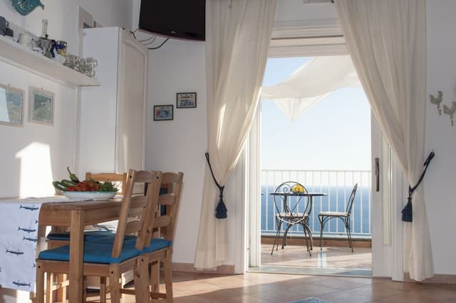Panoramic Apartment, 2 Bedrooms, Jetted Tub, Sea View (L'Infinito)