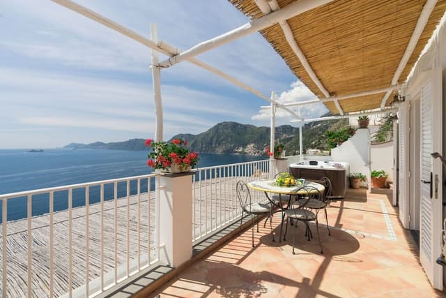 Panoramic Apartment, 2 Bedrooms, Jetted Tub, Sea View (L'Infinito)