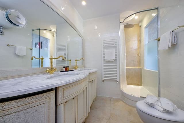 Suite, City View (Cesare)