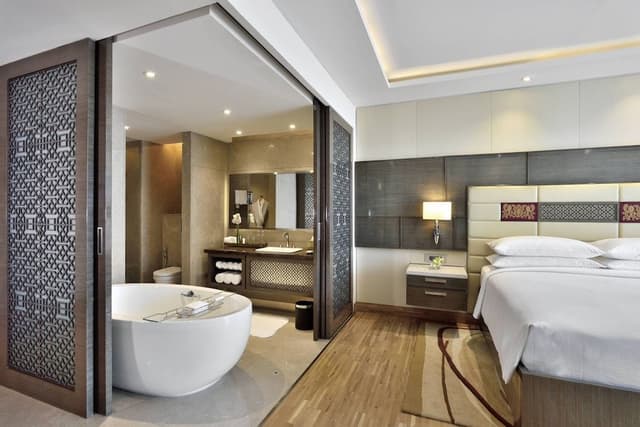 Room, 1 King Bed, City View