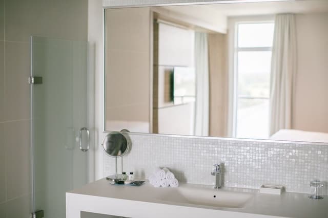 Junior Suite, 1 King Bed, Lake View