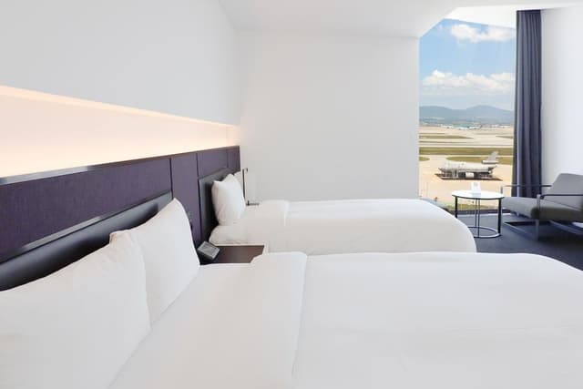 [Breakfast for 2 People Included] Deluxe Family airport View
