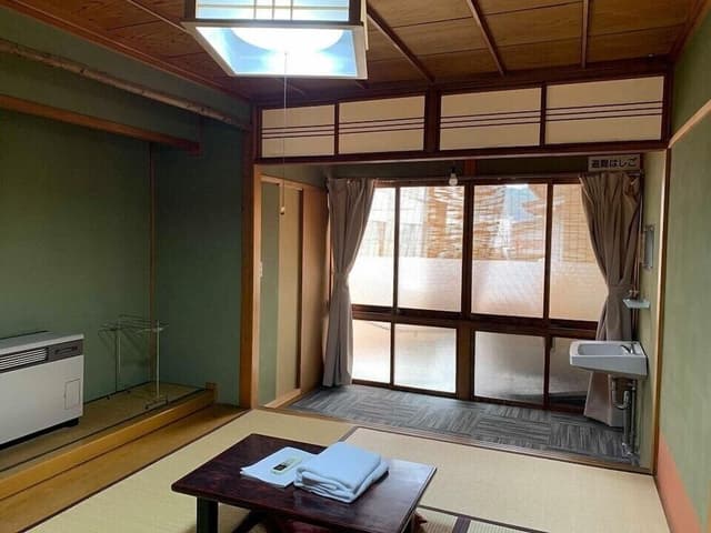 Basic Twin Room, Japanese Futon
