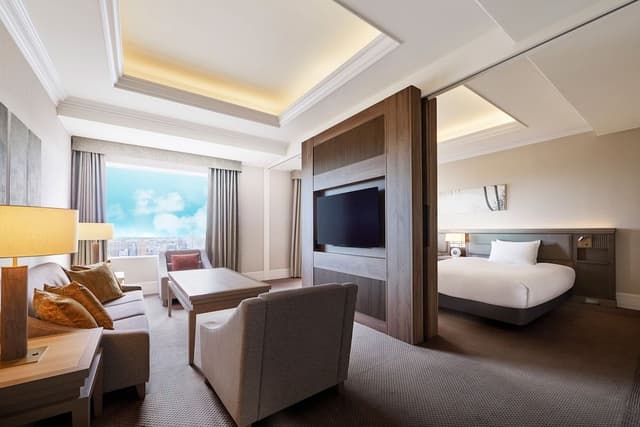 Suite, 2 Bedrooms (High Floor)