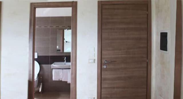 Room, Balcony