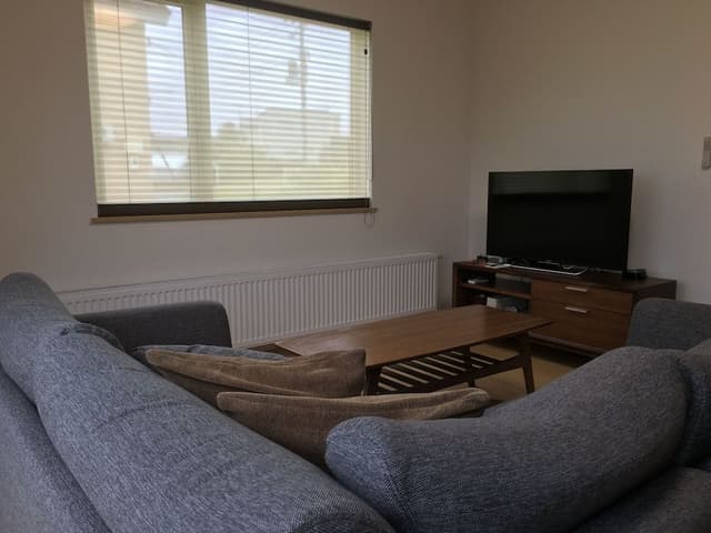 2 Bedroom Apartment, Non-Smoking, Mountain View