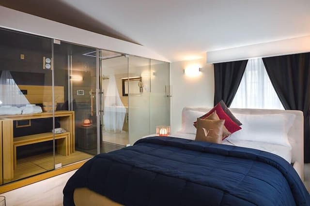 Exclusive Suite, Jetted Tub