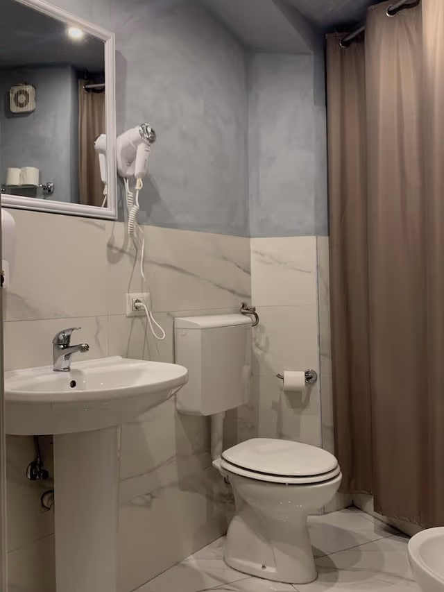 Basic Shared Dormitory, Mixed Dorm, Shared Bathroom