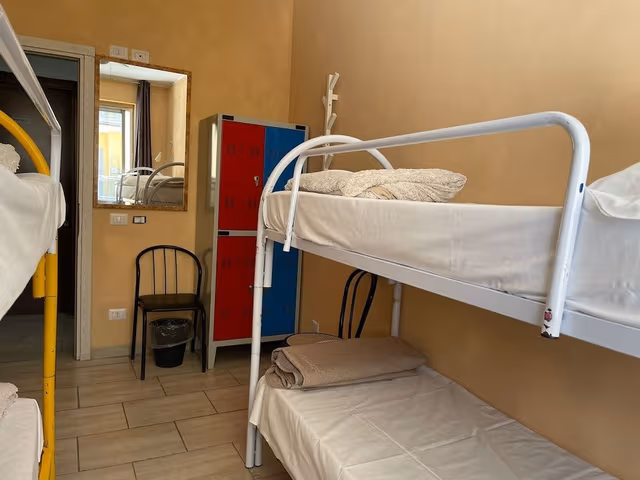 Camera Quintupla, Bagno Condiviso