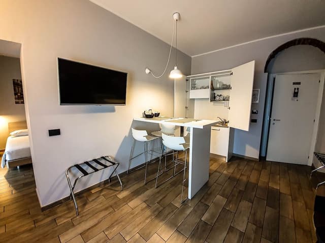 Studio (4 people)