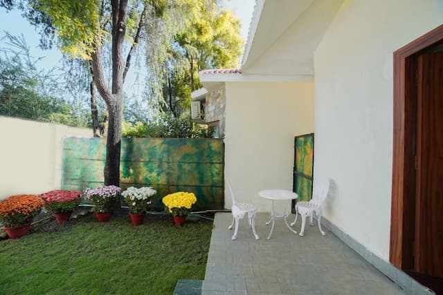 Cottage with Private Garden