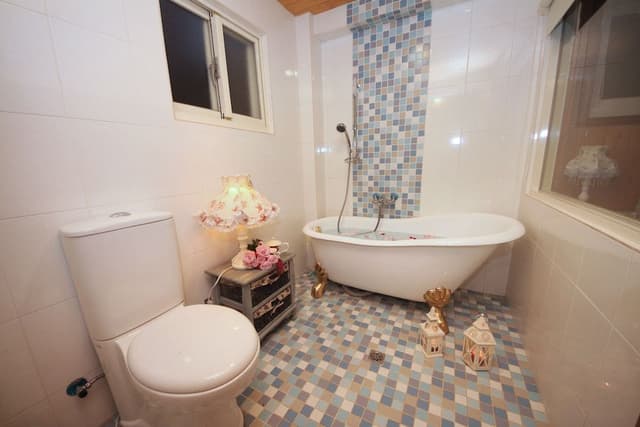 Basic House, 2 Double Beds