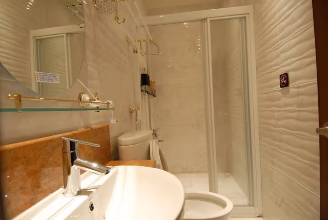 Twin Room, Shared Bathroom